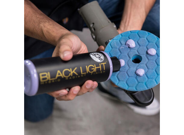 Chemical Guys Black Light 3.7L Gir glans og beskyttelse til mørke biler