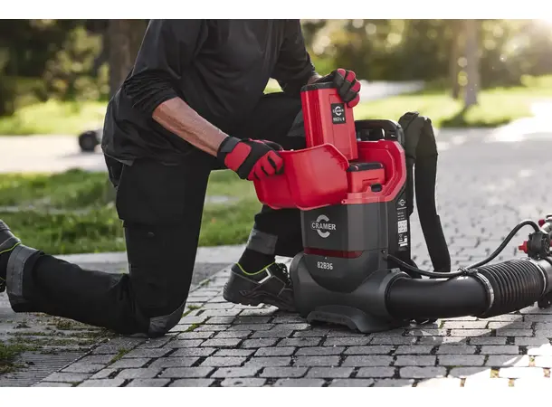Cramer 82B1300 82V backpack løvblåser Profesjonell Inkl Batt/lader 