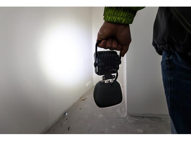 Lumen Workforce B15 LED arbeidslys Mobilt arbeidslys med magnetfeste 