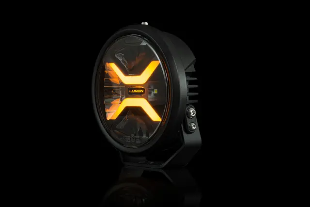Lumen Cyclops CX7 LED fjernlys Kraftig med posisjonslys i oransje/hvit 