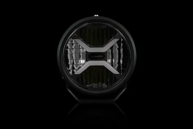 Lumen Cyclops CX7 LED fjernlys Kraftig med posisjonslys i oransje/hvit 