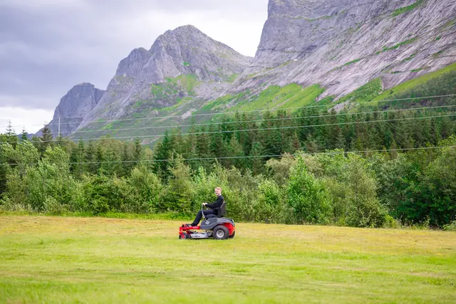 Cramer 82ZT107 82V Plentraktor Demokjørt Zero Turn Plentraktor 107cm 