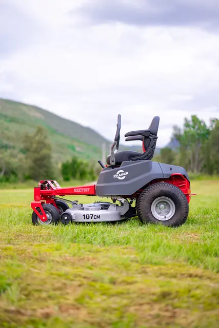 Cramer 82ZT107 82V Plentraktor Demokjørt Zero Turn Plentraktor 107cm 