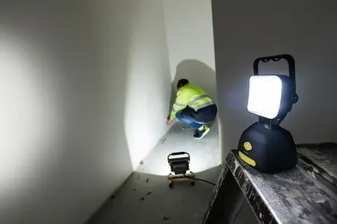 Lumen Workforce B15 LED arbeidslys Mobilt arbeidslys med magnetfeste