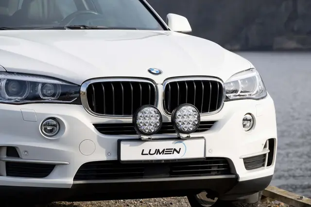 Lumen Cyclops7 LED fjernlys Rundt design og kraftig ekstralys 