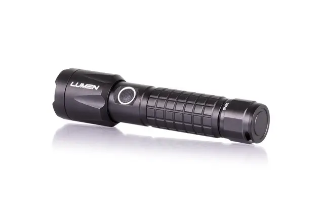 Lumen Discovery L100 LED lommelykt Kraftig LED lommelykt - 256m kastelengde 