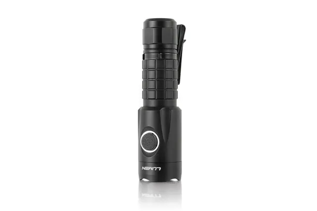 Lumen Discovery L90 LED Lommelykt 