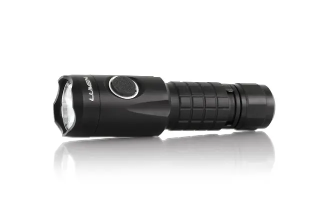 Lumen Discovery L90 LED Lommelykt 
