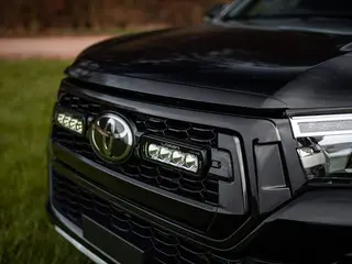 Lazer grillbrakett Toyota Hilux Invincible X 2018+ (ST4)