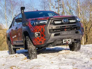 Lazer grillbrakett Toyota Hilux SR+ Invincible X 2020+ (Triple-R 750)