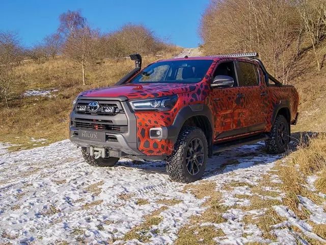 Lazer grillbrakett Toyota Hilux SR+ Invincible X 2020+ (Triple-R 750) 