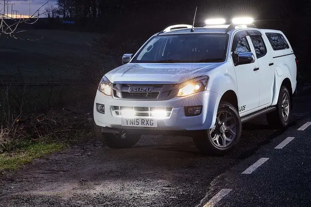 Lazer grillkit Isuzu D-Max 2021+ (Linear 6). Innfelt og skjult 