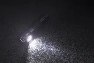 Nitecore HC33 LED hodelykt Med batteri og lader