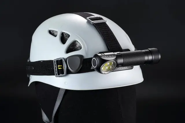 Nitecore HC35 LED hodelykt Kraftig hodelykt - 2700 lumen - lading! 