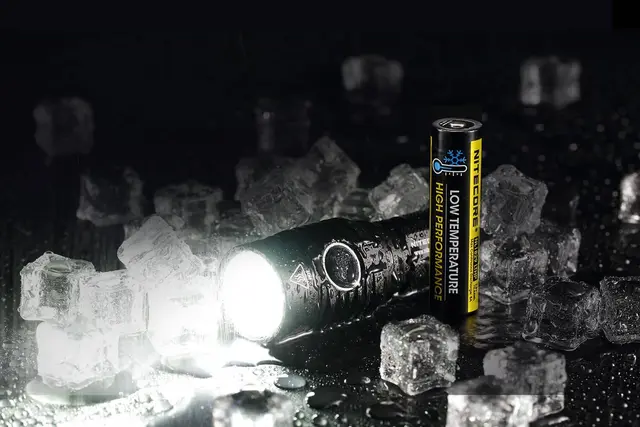 Nitecore MH23 LED lommelykt Liten og kraftig led lommelykt - lading! 
