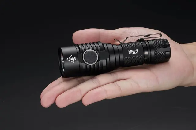 Nitecore MH23 LED lommelykt Liten og kraftig led lommelykt - lading! 
