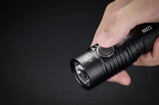 Nitecore MH23 LED lommelykt Liten og kraftig led lommelykt - lading!