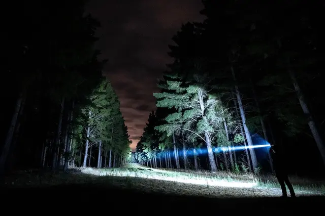 Nitecore P30 LED lommelykt Kraftig LED lommelykt med 618m 
