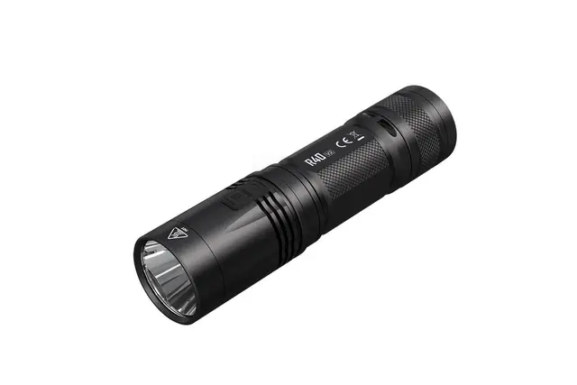 Nitecore R40 LED lommelykt Liten og kraftig led lommelykt - lading! 