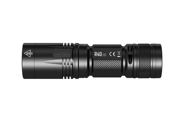 Nitecore R40 LED lommelykt Liten og kraftig led lommelykt - lading! 