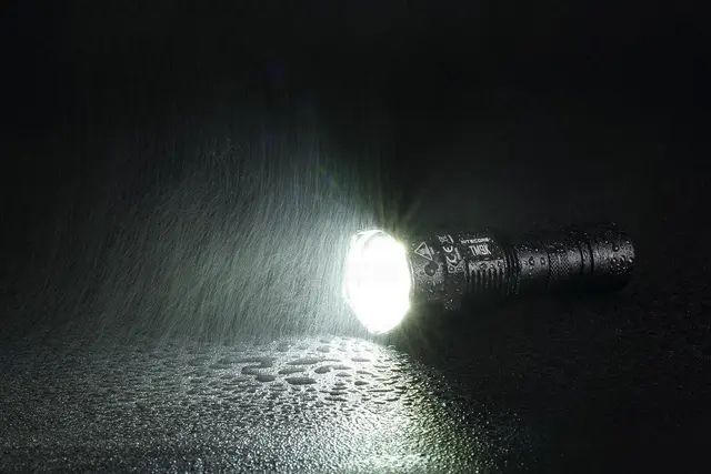 Nitecore TM9K LED lommelykt Kraftig liten LED lommelykt - 9500 lumen 