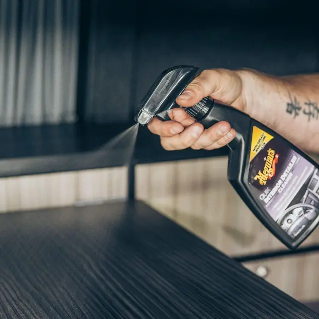 Meguiars Quik Interior Detailer Quick Detailer til interiør,473ml 
