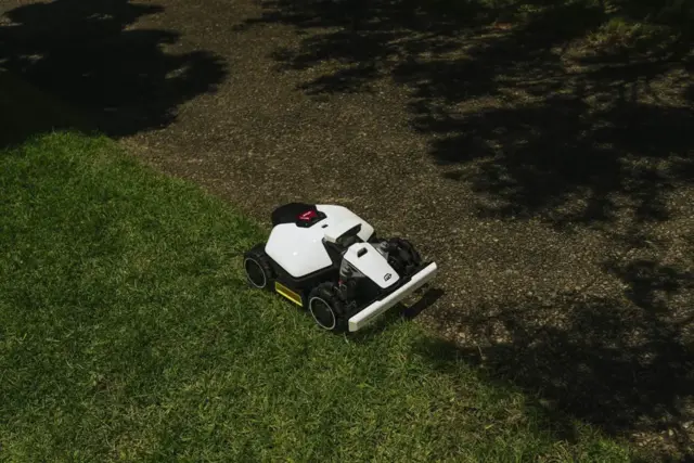 Mammotion Luba mini AWD 1500 Revolusjonerende kabelfri robotklipper 
