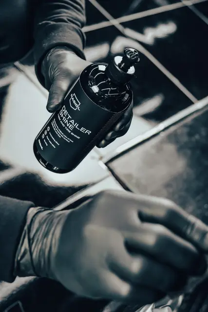 Nasiol DetailerShine 0,5 l Glansfornyer for dekk og utvendige plast 