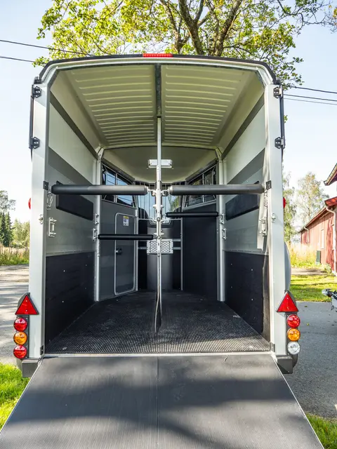 Ifor Williams HBX511 Hestehenger - Sort 