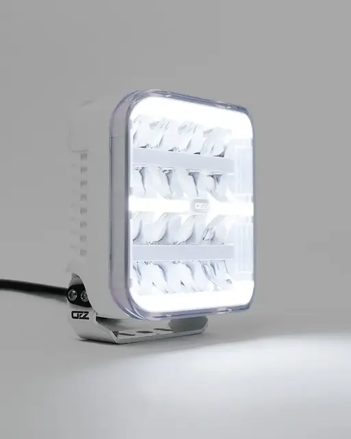 OZZ SQR 9" fjernlys 210mm Med park- og varsellys, hvitt hus 