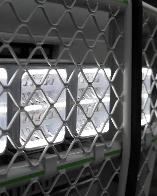 OZZ SQR 9" fjernlys 210mm Med park- og varsellys, hvitt hus 