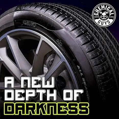 Chemical Guys Galactic Black Gir mørk glans til dekk og plast, 473ml 