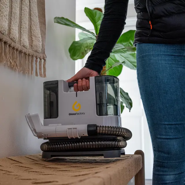Gloss Factory Tekstilrenser 18V Effektiv rensing av bil, båt og hjem 