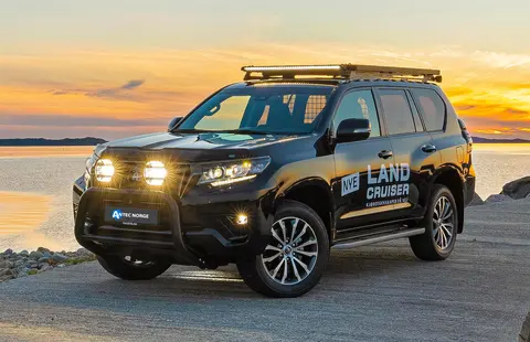 Utstyrspakke PRO Toyota LC150 Sort front / Sentinel ELITE / takgrind +