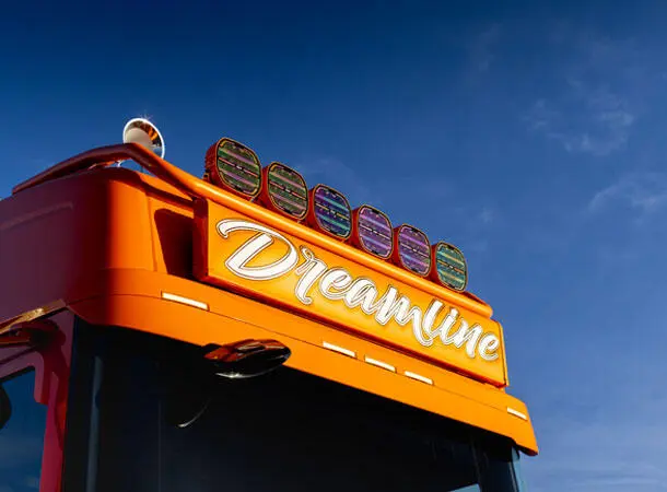 XG9 LED Driving Light White Multicolor Parklys Hvit, Gul og Grønn. 