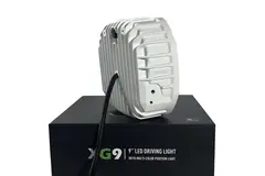XG9 LED Driving Light White Multicolor Parklys Hvit, Gul og Gr&#248;nn.