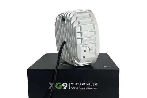 XG9 LED Driving Light White Multicolor Parklys Hvit, Gul og Gr&#248;nn.